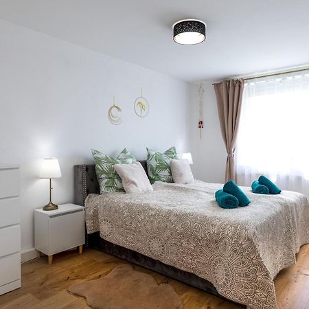 Schoenes, Modernes Apartment Mit Zwei Schlafzimmern - Zentral Mit Balkon Fuer 6 Personen Montabaur Exterior photo