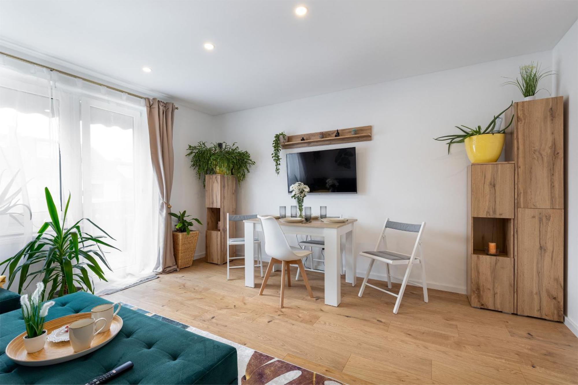 Schoenes, Modernes Apartment Mit Zwei Schlafzimmern - Zentral Mit Balkon Fuer 6 Personen Montabaur Exterior photo
