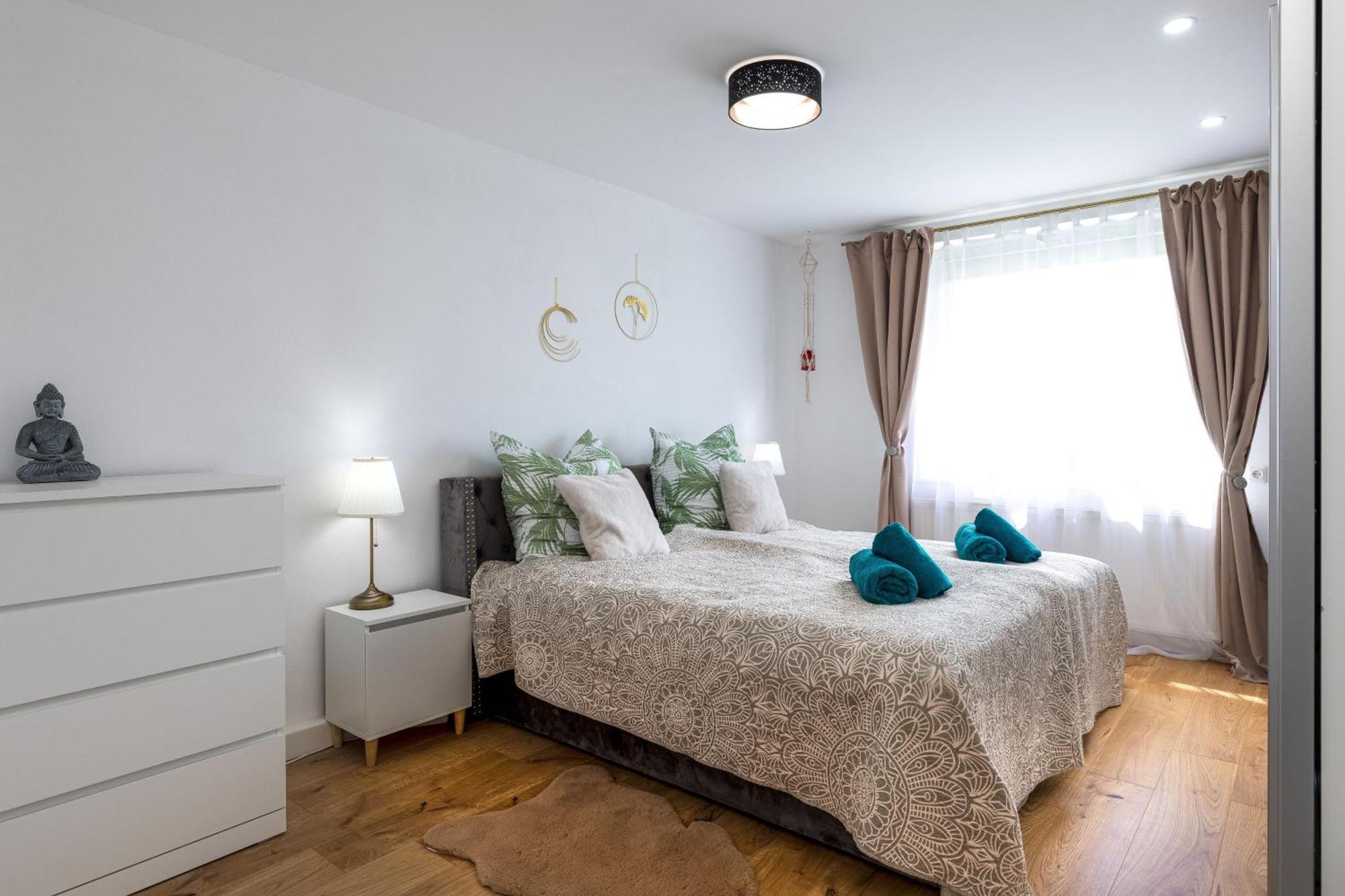 Schoenes, Modernes Apartment Mit Zwei Schlafzimmern - Zentral Mit Balkon Fuer 6 Personen Montabaur Exterior photo
